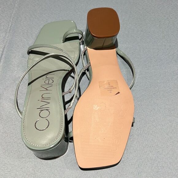 Calvin Klein Womens White Sandals Size 10M B43 - Picture 9 of 9